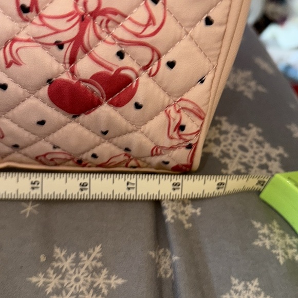 NWT Betsy Johnson Large Pink & Red cherries, coquette Weekender Bag 🎀🍒🎀🍒🎀🍒🎀🍒🎀 - Picture 5 of 10